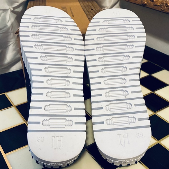 NWT Danish 1.5” Platform Blue Slip Ons - Picture 15 of 16